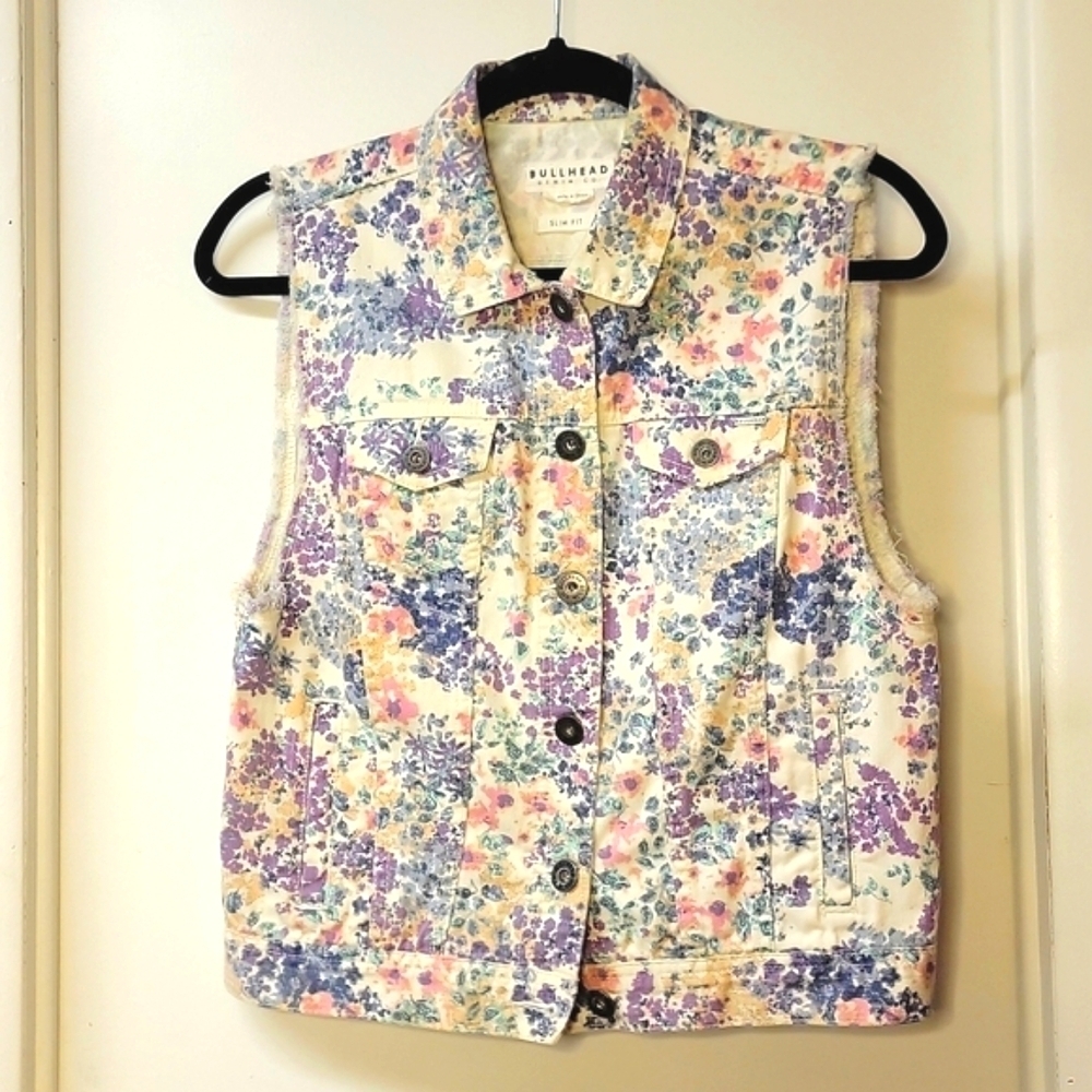 Bullhead Floral Denim Vest in Lavender, Pink, Blue
